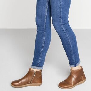 ✨BIRKENSTOCK BENNINGTON WOMEN'S ANKLE SZ 36 BOOTS IN DARK BROWN✨